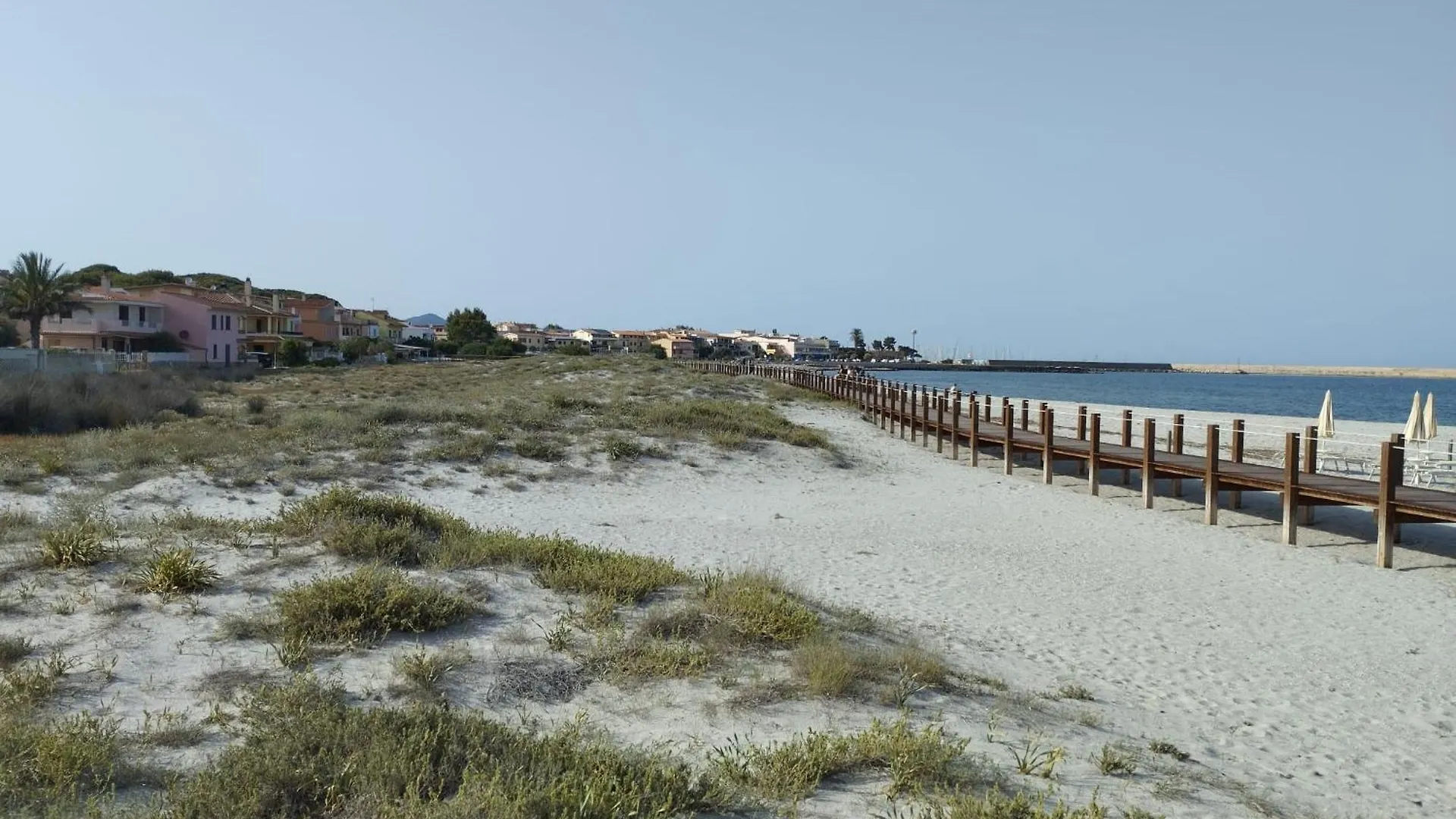 Luna Apartment- Fronte Mare La Caletta